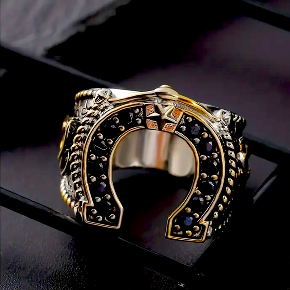 MENS HORSESHOE RING - Picture 4 of 13